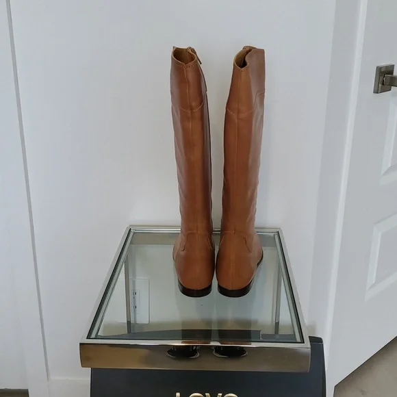 Love David&Richard women’s Camel Knee-High Leather Boots Size 40 like new in box - Picture 3 of 9